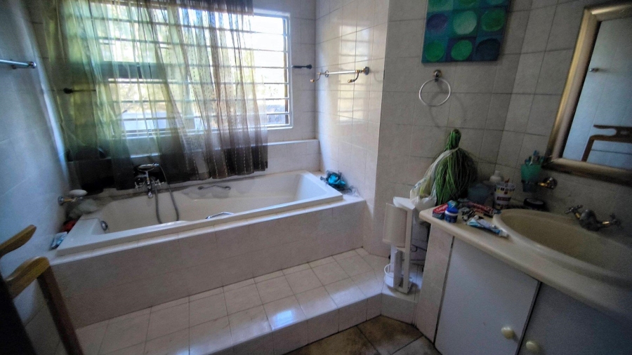 4 Bedroom Property for Sale in Bassonia Gauteng