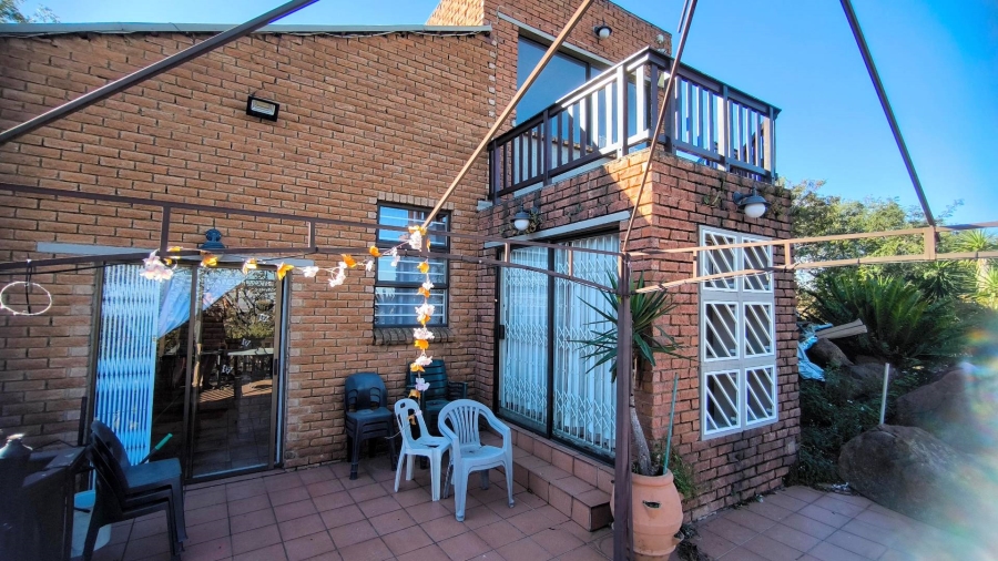 4 Bedroom Property for Sale in Bassonia Gauteng