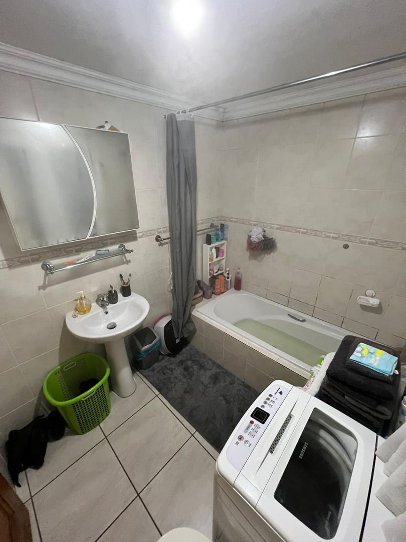 4 Bedroom Property for Sale in Bassonia Gauteng