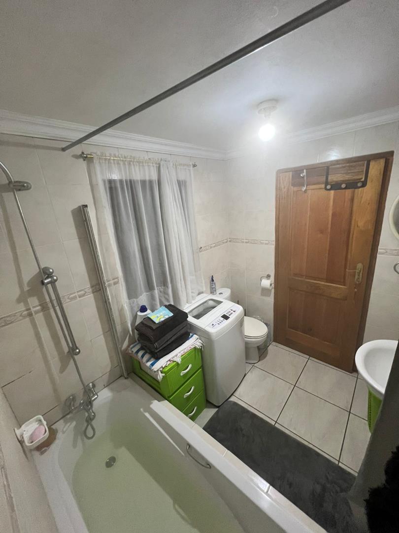4 Bedroom Property for Sale in Bassonia Gauteng