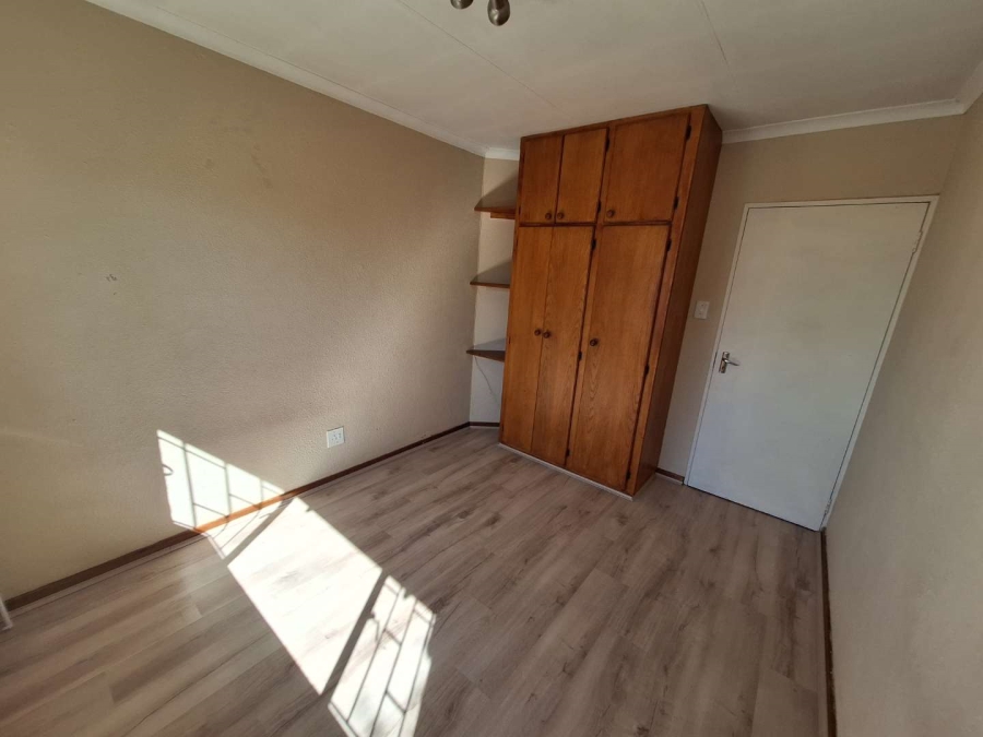 To Let 2 Bedroom Property for Rent in Weltevreden Park Gauteng
