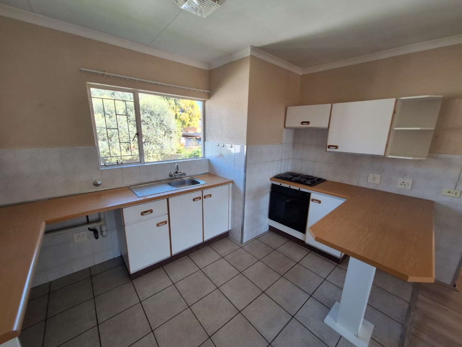 To Let 2 Bedroom Property for Rent in Weltevreden Park Gauteng