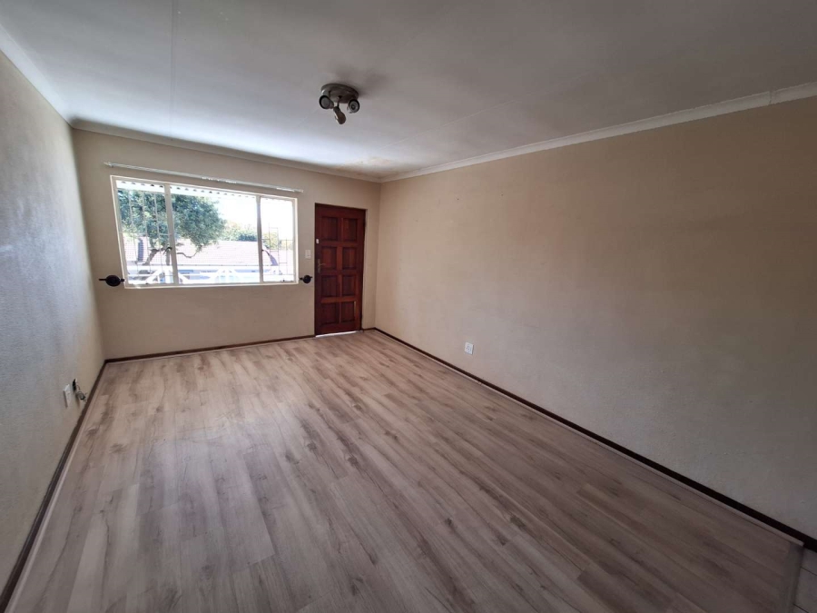 To Let 2 Bedroom Property for Rent in Weltevreden Park Gauteng