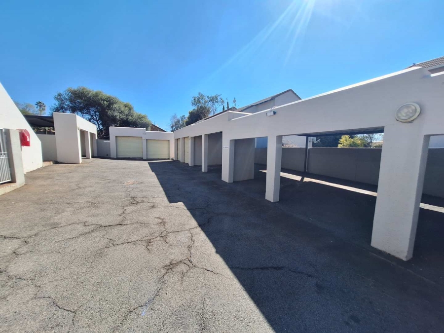 To Let 2 Bedroom Property for Rent in Weltevreden Park Gauteng