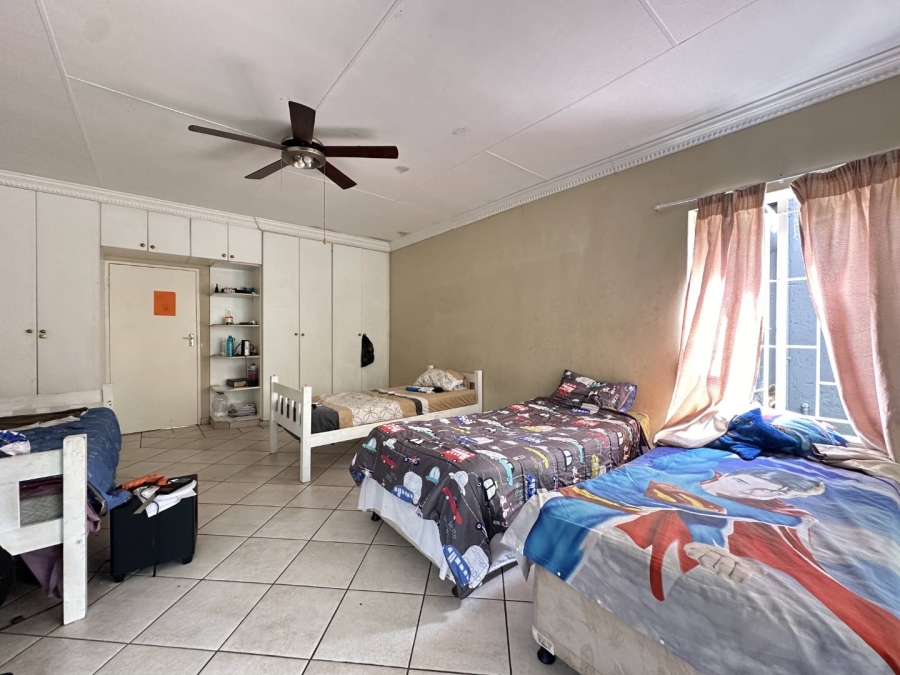 5 Bedroom Property for Sale in Heatherdale Gauteng
