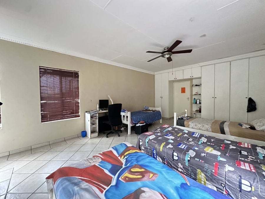 5 Bedroom Property for Sale in Heatherdale Gauteng
