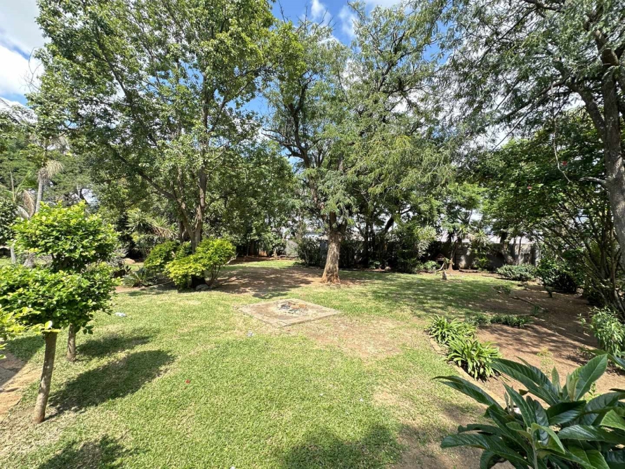 5 Bedroom Property for Sale in Heatherdale Gauteng