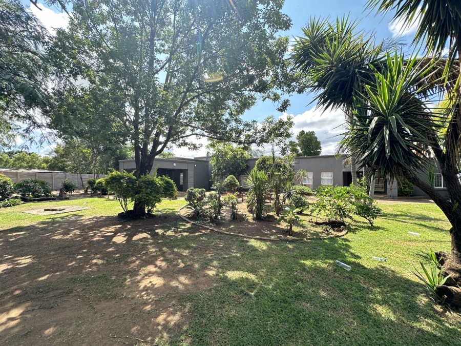 5 Bedroom Property for Sale in Heatherdale Gauteng