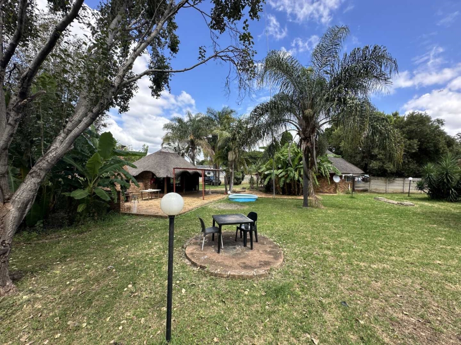 5 Bedroom Property for Sale in Heatherdale Gauteng