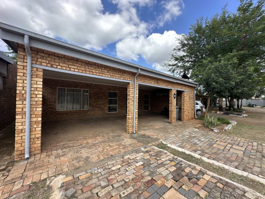 5 Bedroom Property for Sale in Heatherdale Gauteng