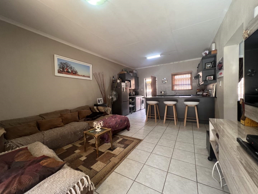 2 Bedroom Property for Sale in Wilgeheuwel Gauteng