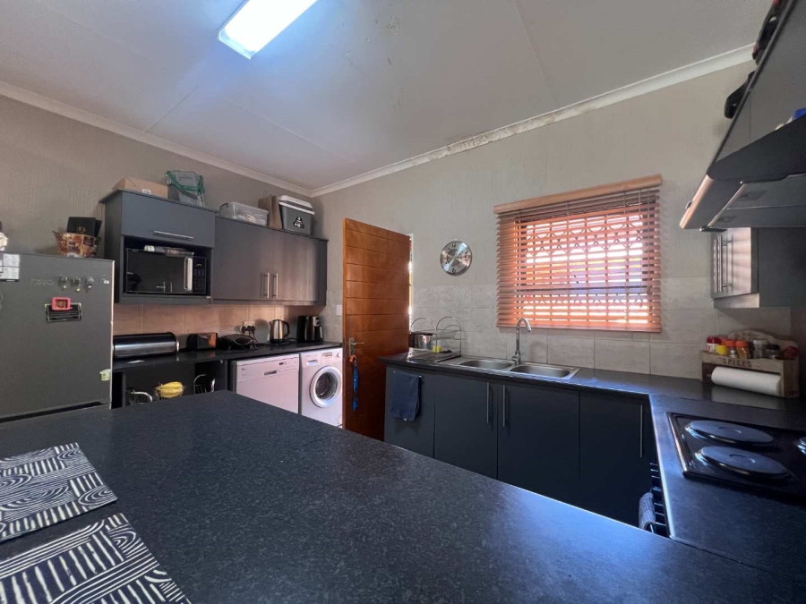 2 Bedroom Property for Sale in Wilgeheuwel Gauteng