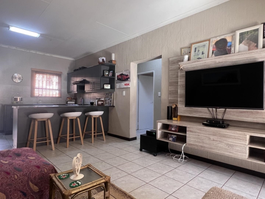 2 Bedroom Property for Sale in Wilgeheuwel Gauteng
