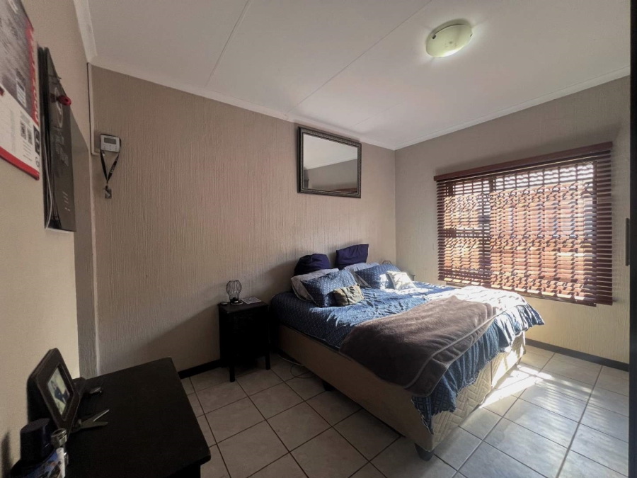 2 Bedroom Property for Sale in Wilgeheuwel Gauteng