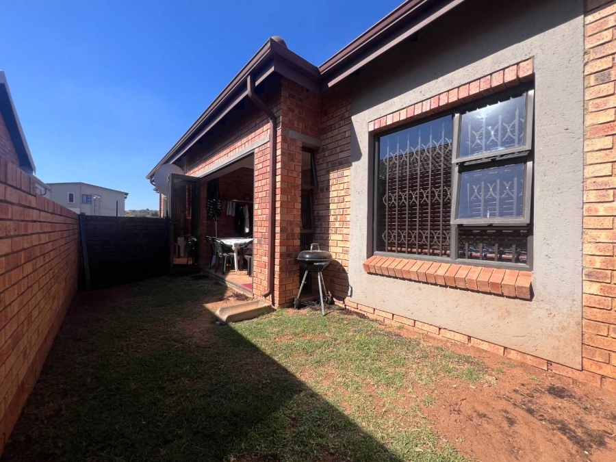 2 Bedroom Property for Sale in Wilgeheuwel Gauteng