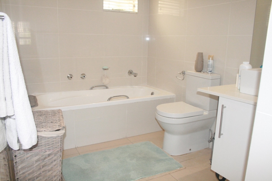 2 Bedroom Property for Sale in Morningside Gauteng