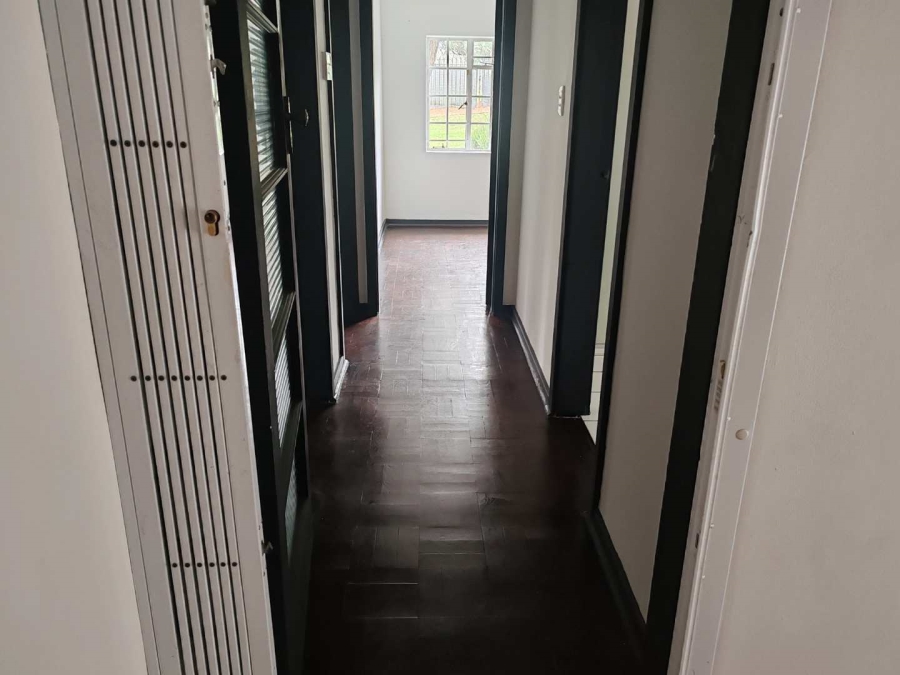 To Let 3 Bedroom Property for Rent in Lombardy East Gauteng