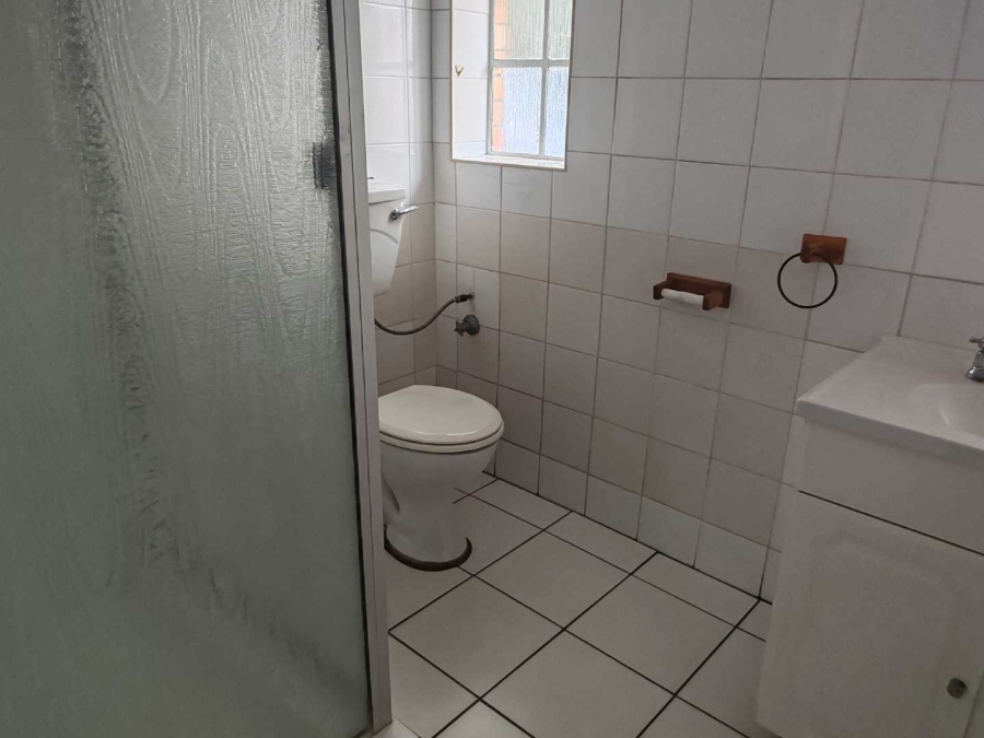 To Let 3 Bedroom Property for Rent in Lombardy East Gauteng