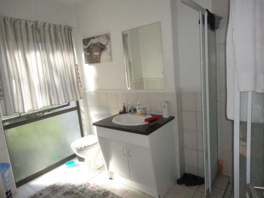 To Let 2 Bedroom Property for Rent in Magaliessig Gauteng