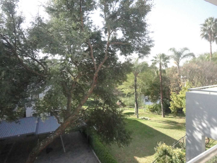 To Let 2 Bedroom Property for Rent in Magaliessig Gauteng