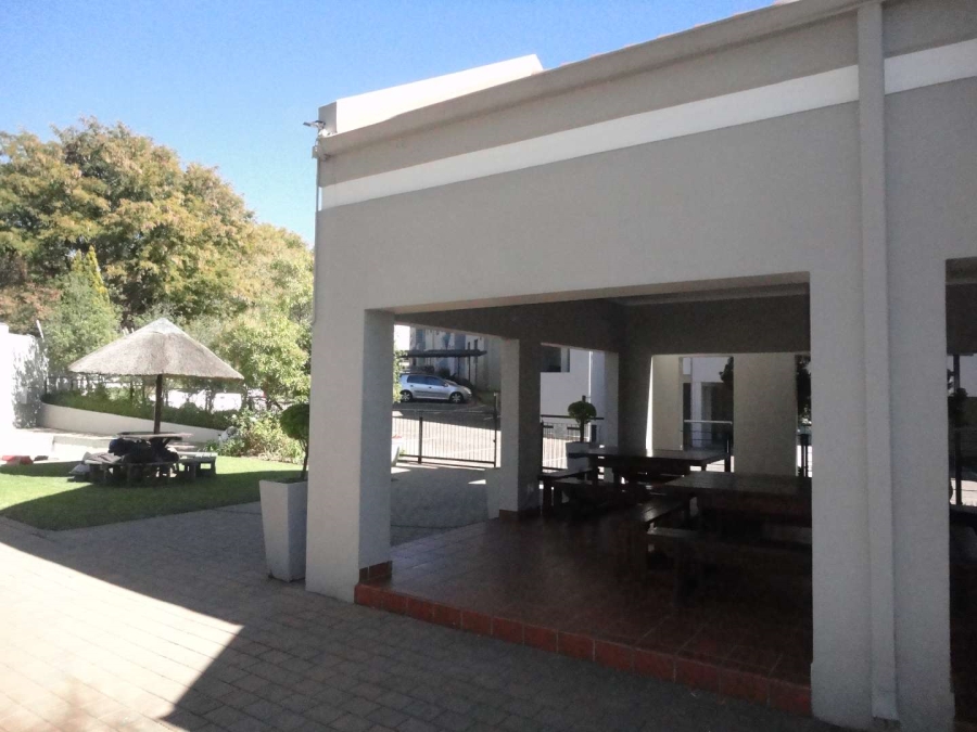 To Let 2 Bedroom Property for Rent in Magaliessig Gauteng