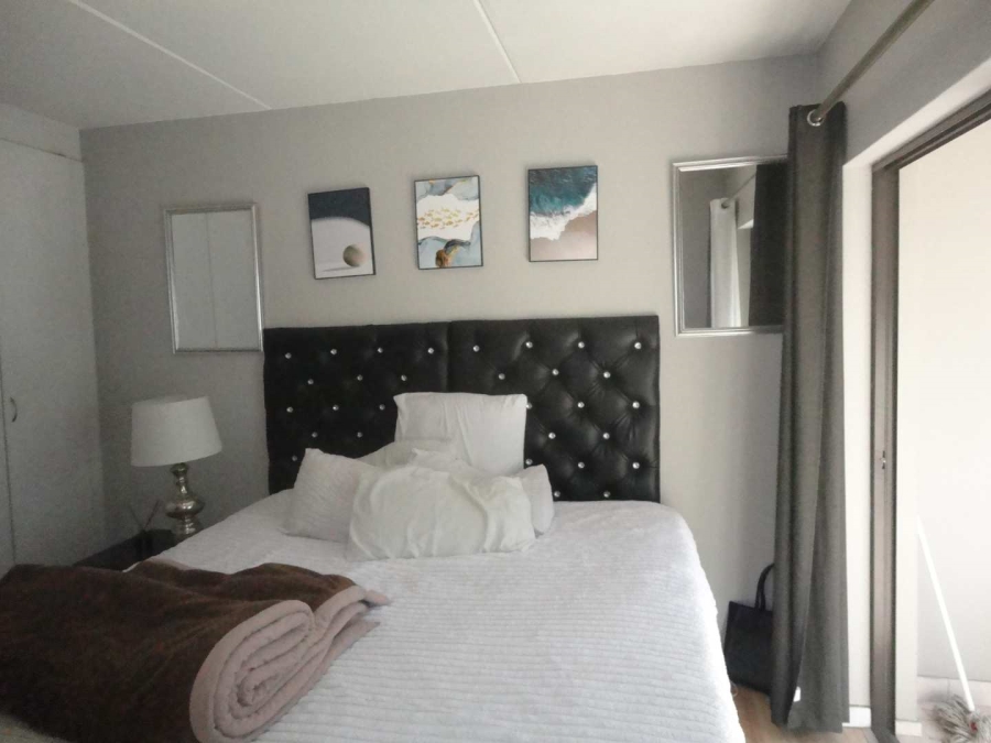 To Let 2 Bedroom Property for Rent in Magaliessig Gauteng