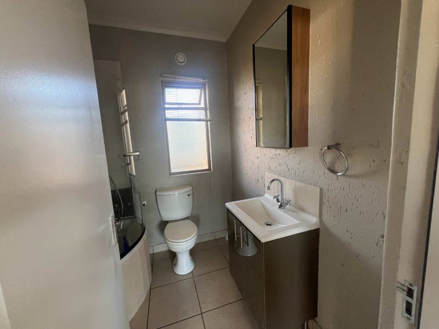 To Let 2 Bedroom Property for Rent in Lonehill Gauteng