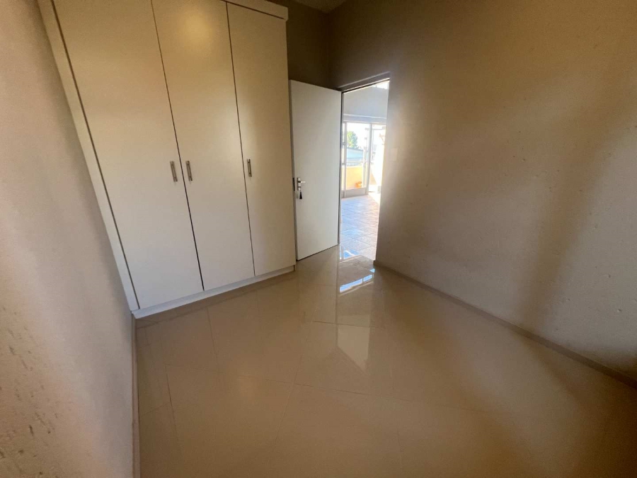 To Let 2 Bedroom Property for Rent in Lonehill Gauteng