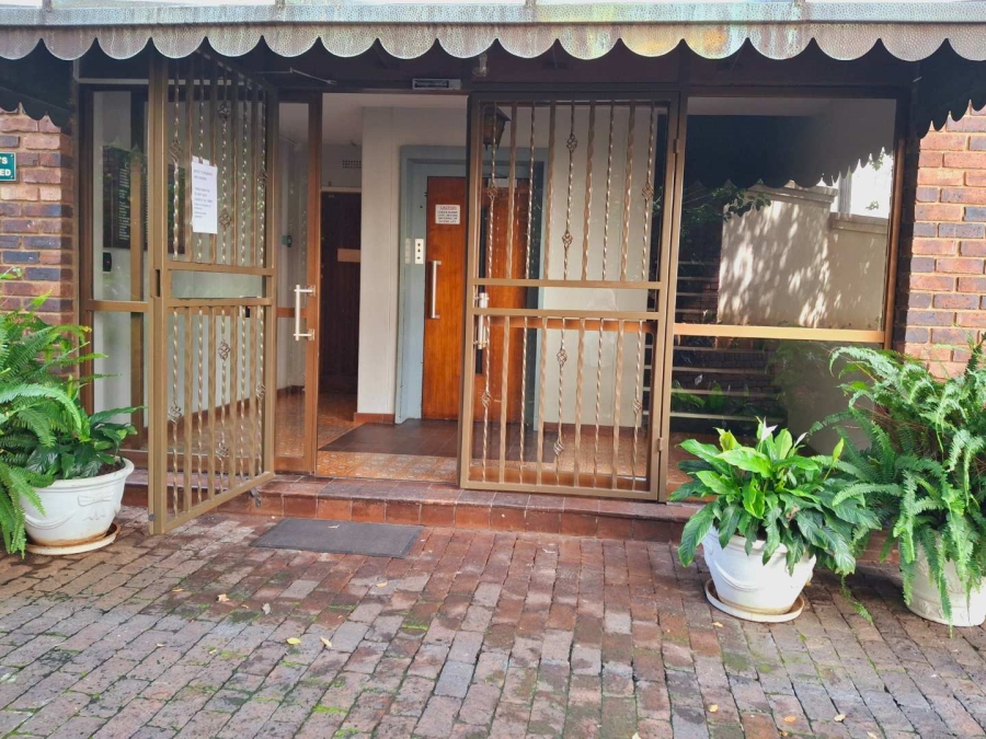 To Let 1 Bedroom Property for Rent in Sandown Gauteng