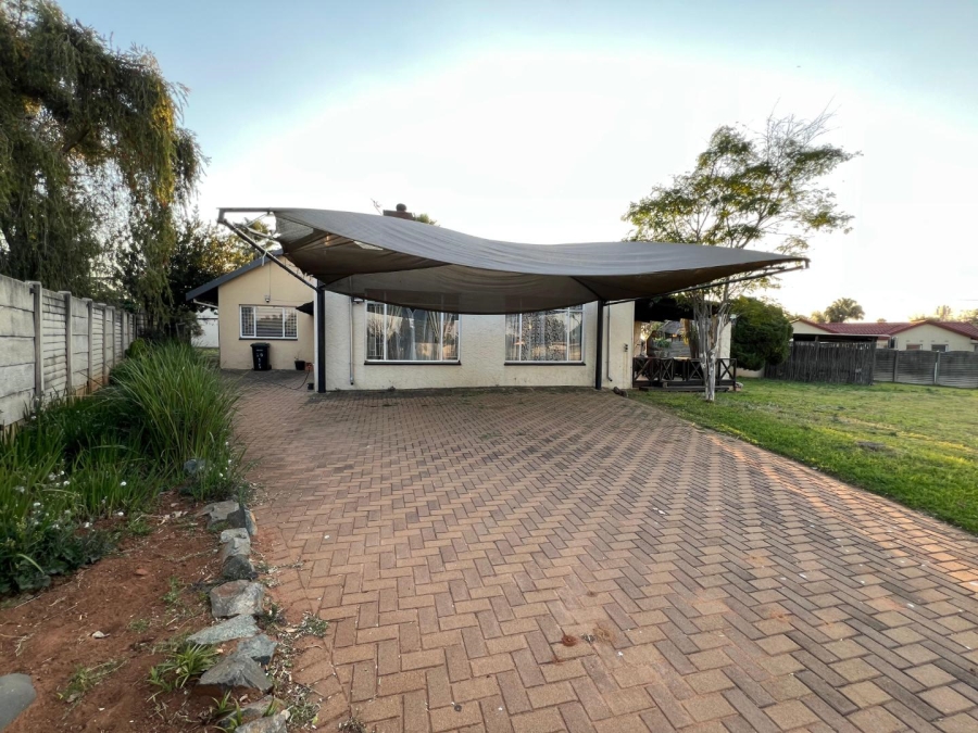 To Let 3 Bedroom Property for Rent in Birchleigh Gauteng
