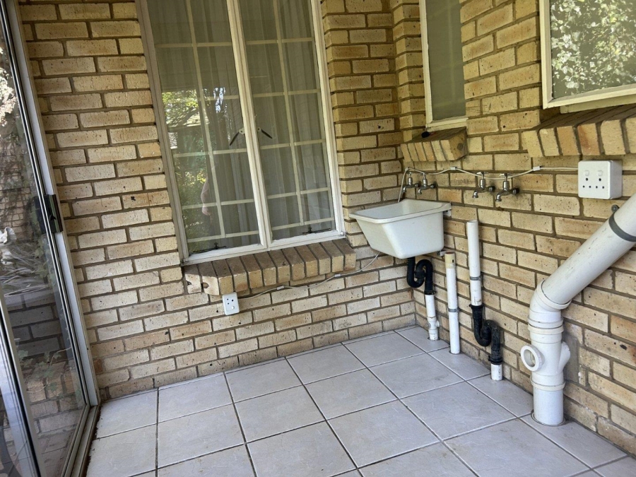 To Let 3 Bedroom Property for Rent in Morehill Gauteng