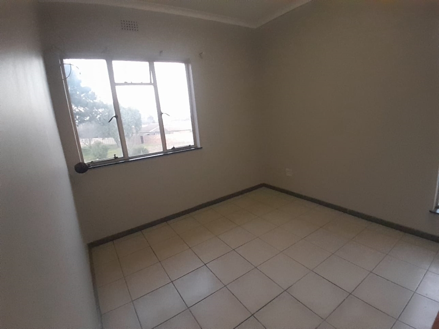 To Let 3 Bedroom Property for Rent in Brackenhurst Gauteng