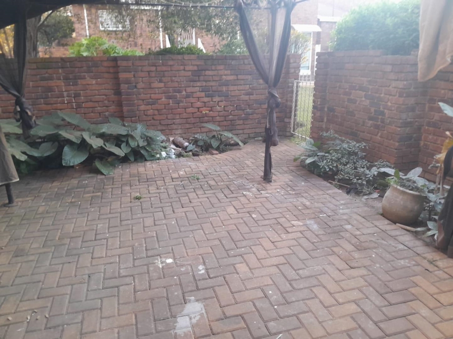 To Let 3 Bedroom Property for Rent in Brackenhurst Gauteng