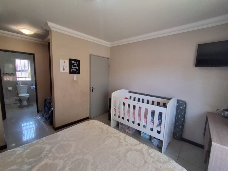 3 Bedroom Property for Sale in Brackendowns Gauteng