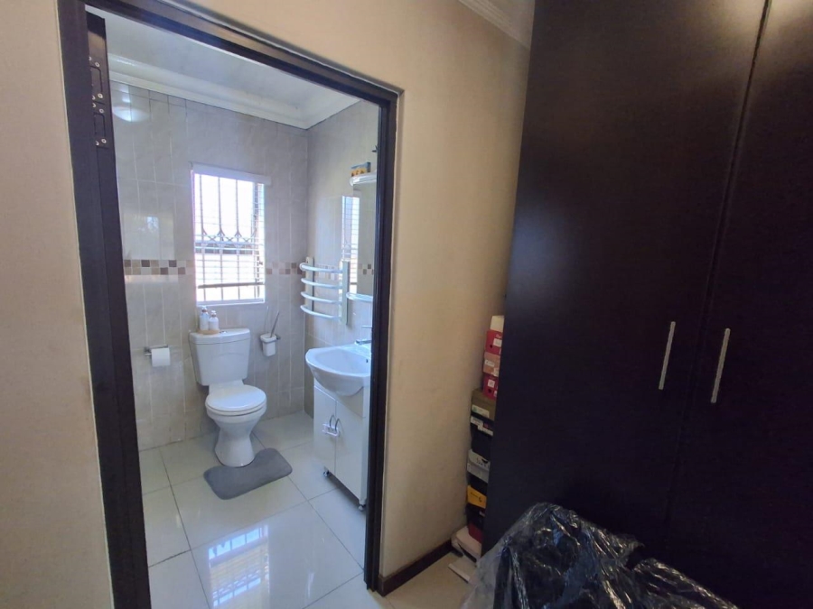 3 Bedroom Property for Sale in Brackendowns Gauteng