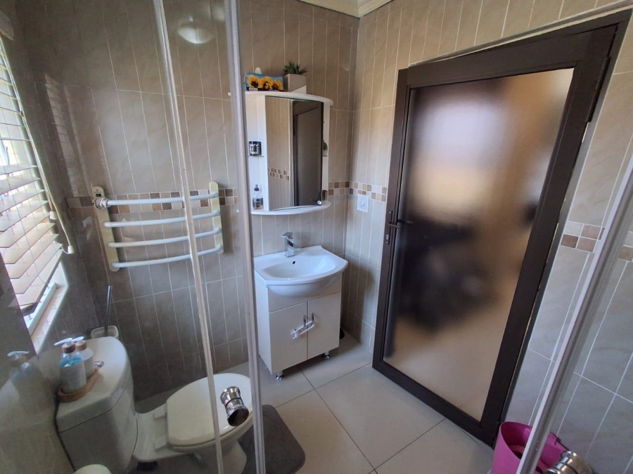 3 Bedroom Property for Sale in Brackendowns Gauteng