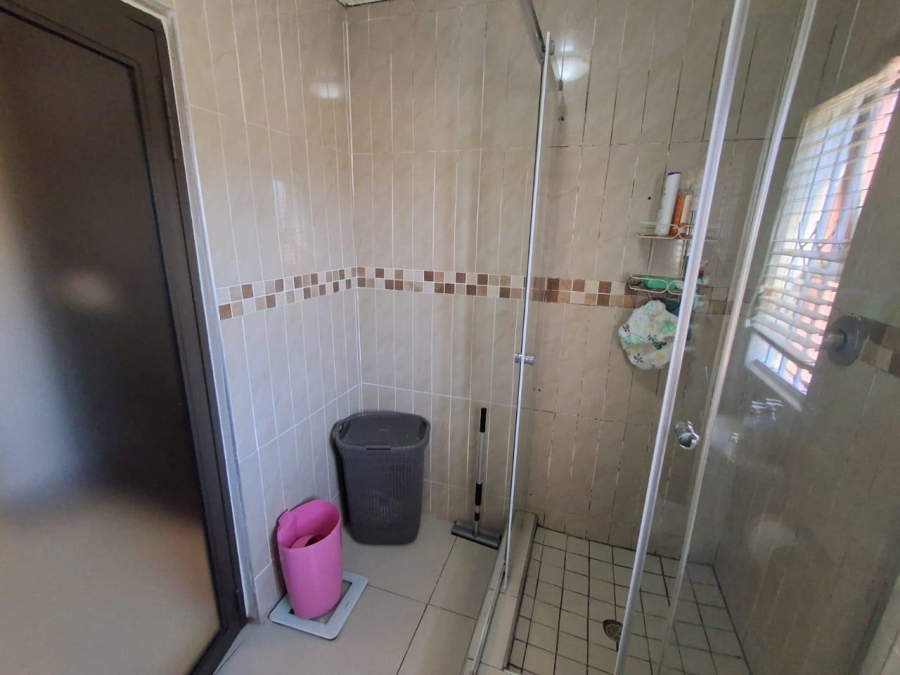 3 Bedroom Property for Sale in Brackendowns Gauteng