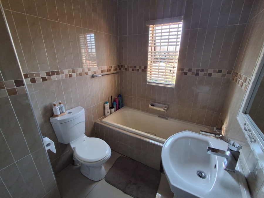 3 Bedroom Property for Sale in Brackendowns Gauteng