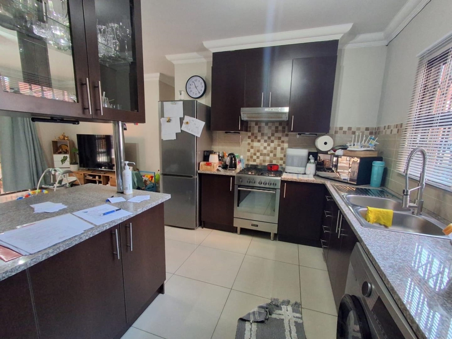 2 Bedroom Property for Sale in Brackendowns Gauteng