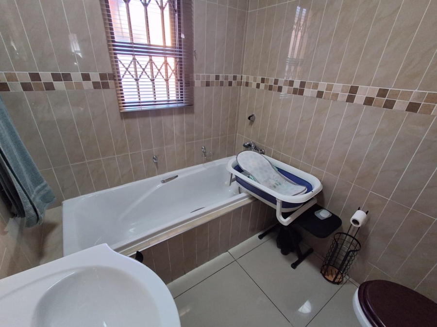 2 Bedroom Property for Sale in Brackendowns Gauteng