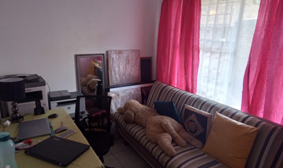 2 Bedroom Property for Sale in Wilgeheuwel Gauteng