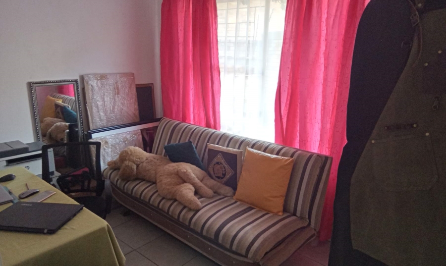 2 Bedroom Property for Sale in Wilgeheuwel Gauteng