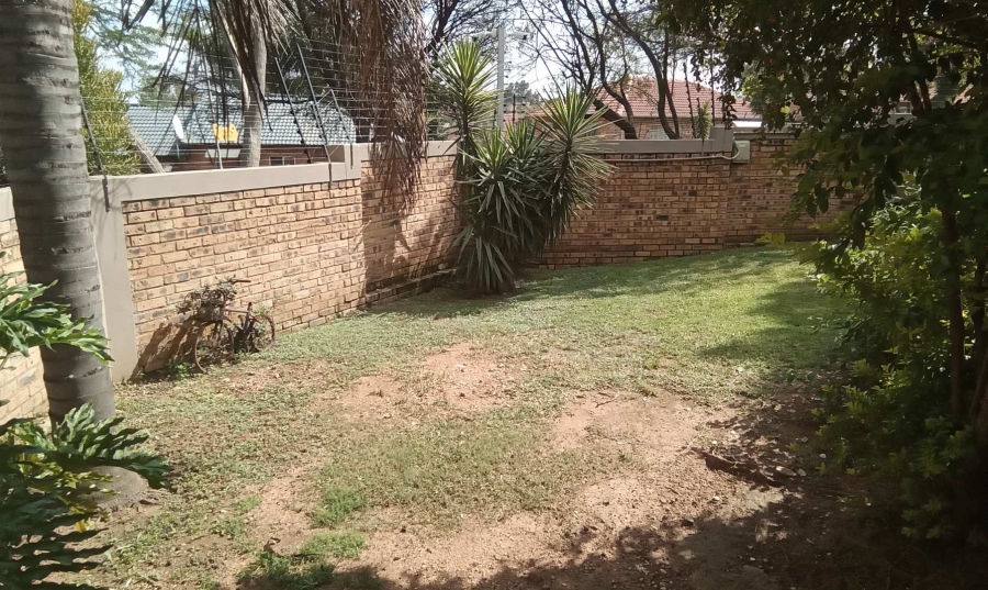 2 Bedroom Property for Sale in Wilgeheuwel Gauteng