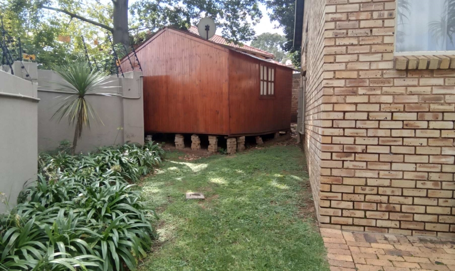 2 Bedroom Property for Sale in Wilgeheuwel Gauteng