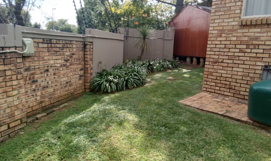 2 Bedroom Property for Sale in Wilgeheuwel Gauteng