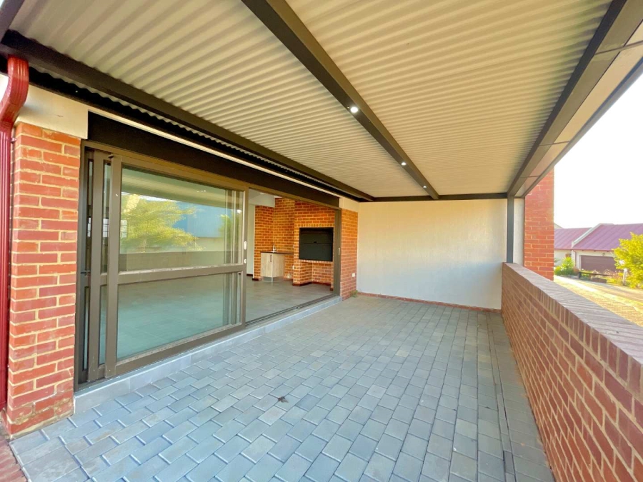 3 Bedroom Property for Sale in Waterlake Farm Lifestyle Estate Gauteng