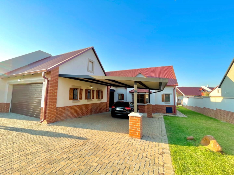 3 Bedroom Property for Sale in Waterlake Farm Lifestyle Estate Gauteng