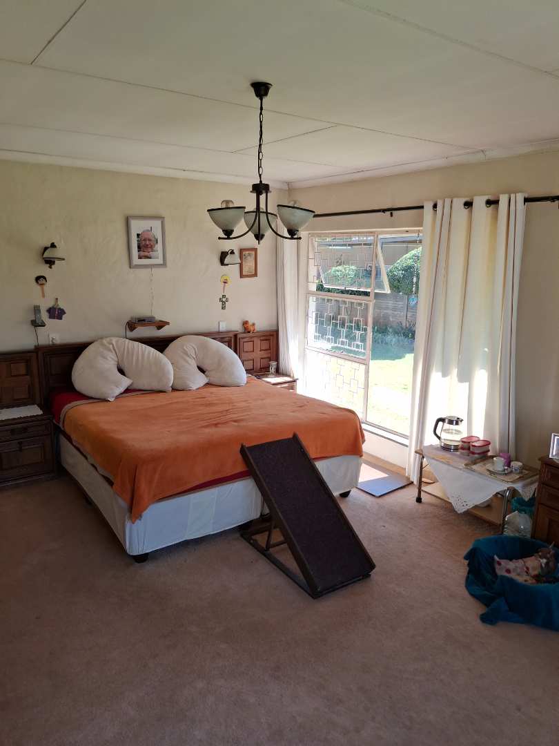 5 Bedroom Property for Sale in Eldoraigne Gauteng