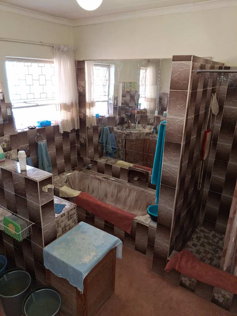 5 Bedroom Property for Sale in Eldoraigne Gauteng