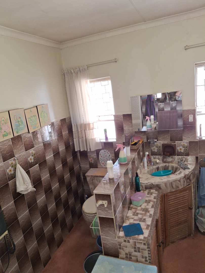 5 Bedroom Property for Sale in Eldoraigne Gauteng